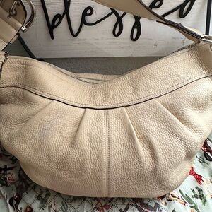 Coach Beige Leather Tag
